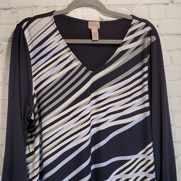 Chico's Easywear Navy blue asymmetrical hem tunic - Picture 2 of 11